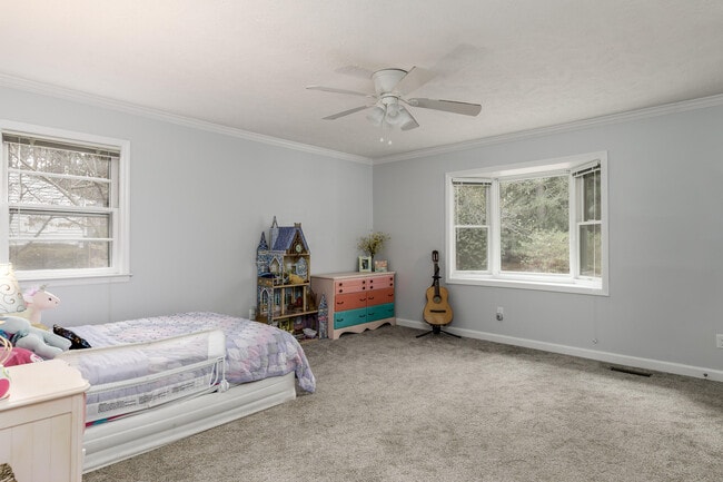 Building Photo - 380 Swoope Dr