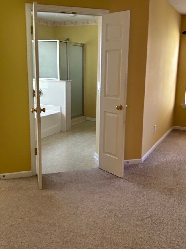 Building Photo - 90 Groves Wood Ct