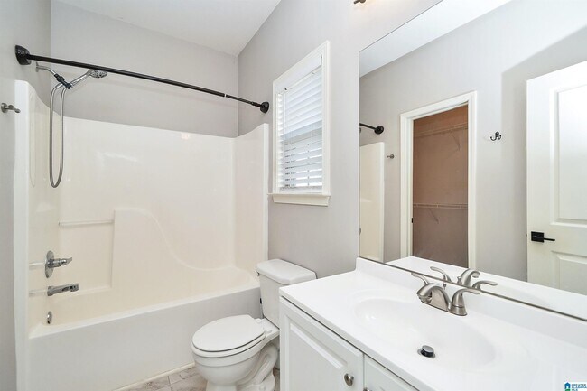 Building Photo - 1003 Meriweather Dr