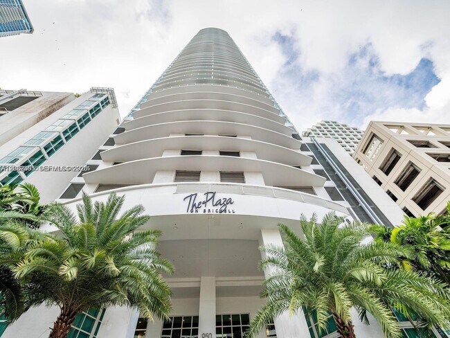 Building Photo - 950 Brickell Bay Dr