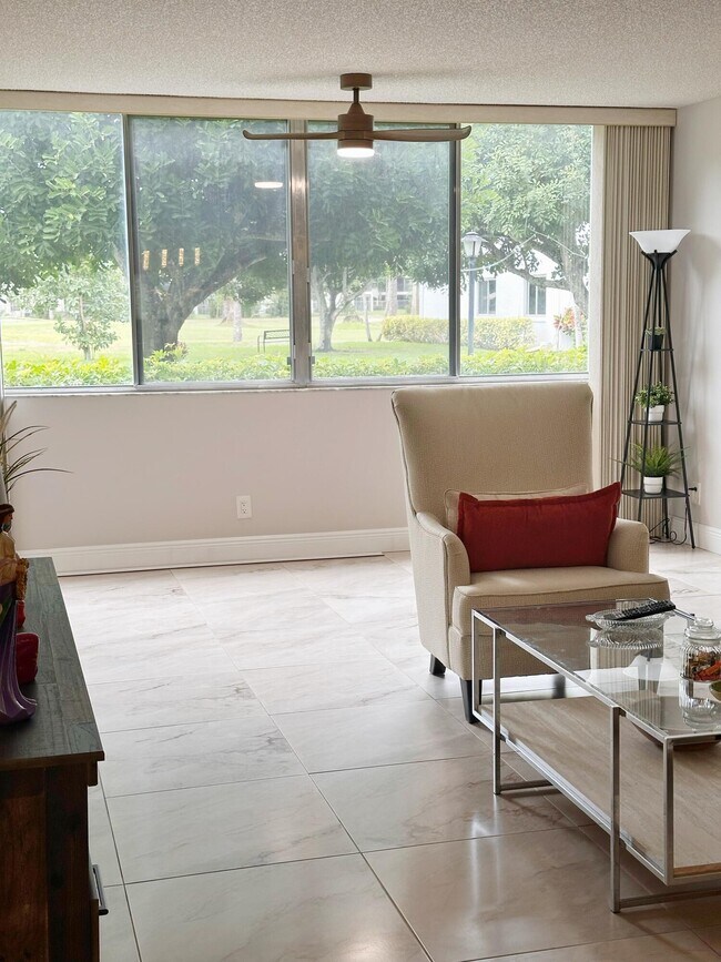 Building Photo - 6698 10th Ave N