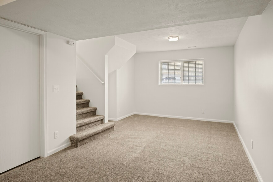 Building Photo - 2710 Mesa St
