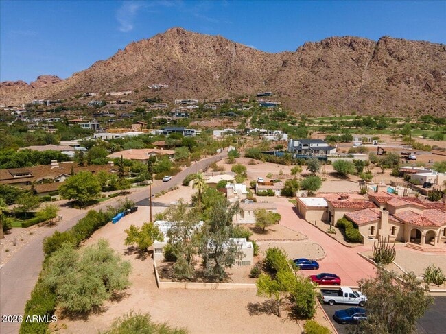Building Photo - 5702 E Camelback Rd