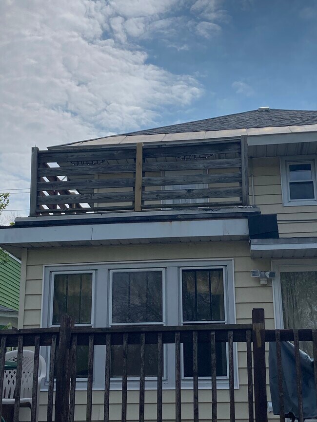 Building Photo - 1057 Palmer Ave