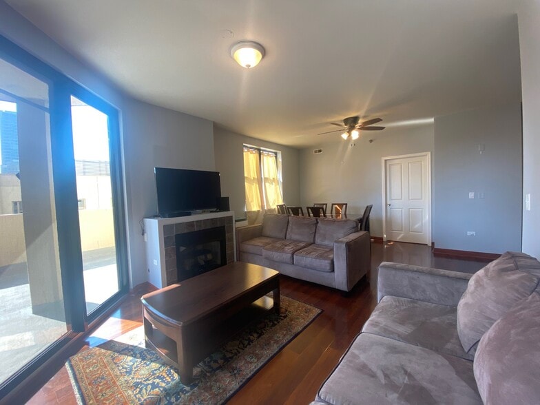 Building Photo - 1464 S Michigan Ave