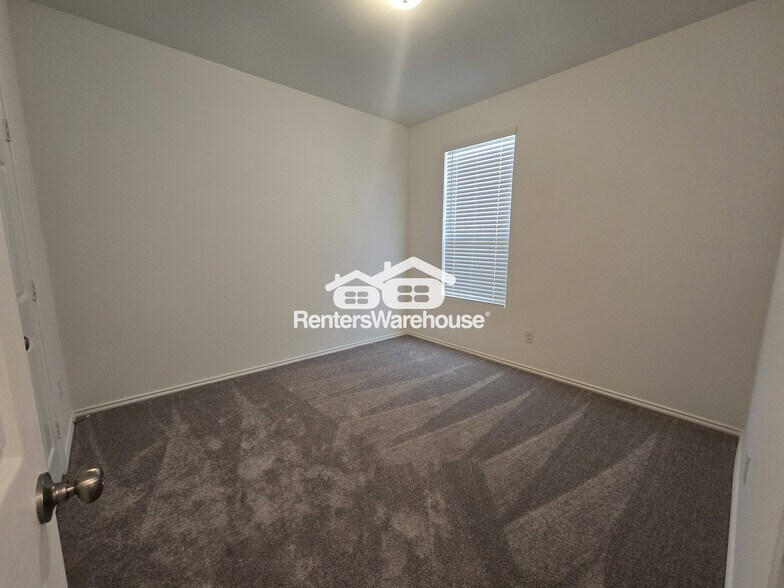 Building Photo - 2530 Carlow Ln