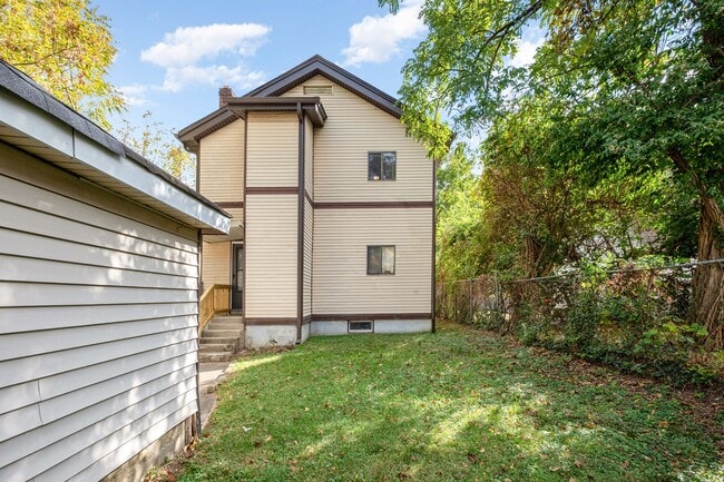 Building Photo - 2128 Crane Ave