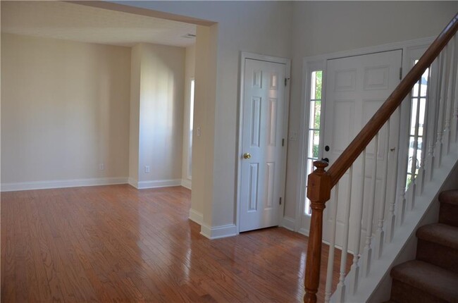 Building Photo - 1511 Hampton Woods Dr