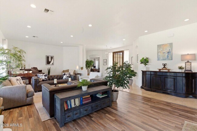 Building Photo - 8044 E Tether Trail