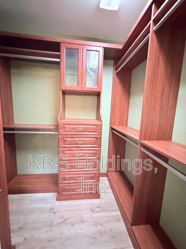 Building Photo - 213 Glen Abbey Dr