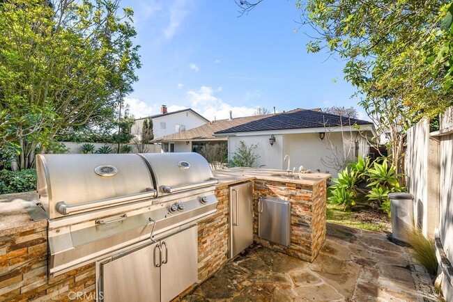 Building Photo - 2646 Basswood St