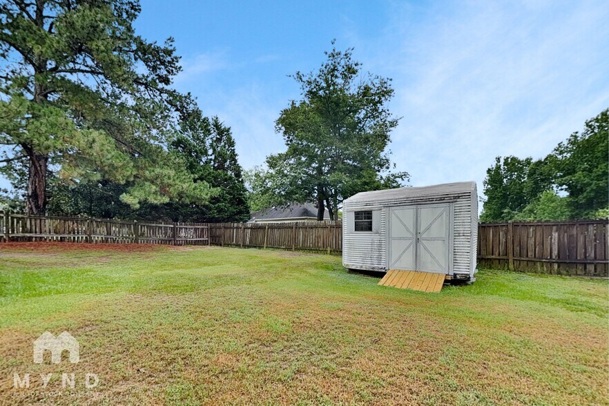 Building Photo - 928 Shannondale Dr