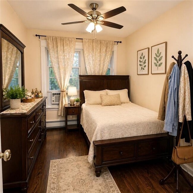 Building Photo - 284 E 39th St