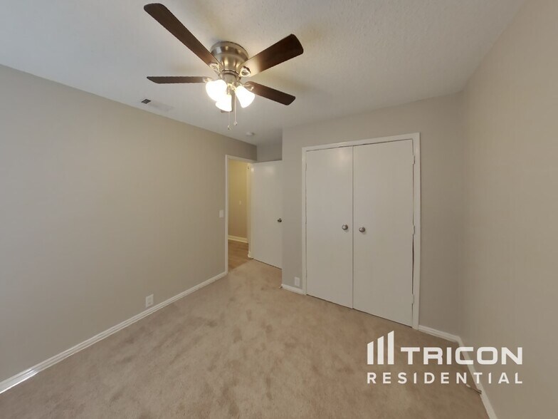 Building Photo - 1204 Shakleford Cir