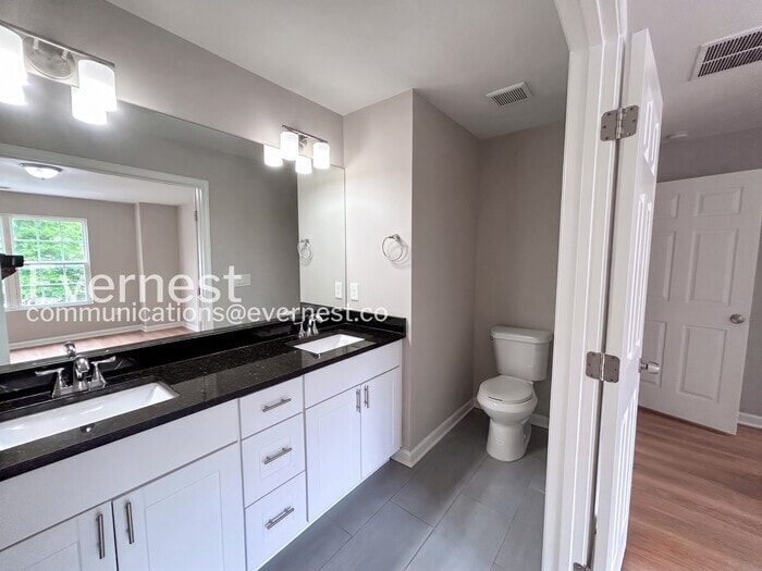 Building Photo - 853 Langston Trace
