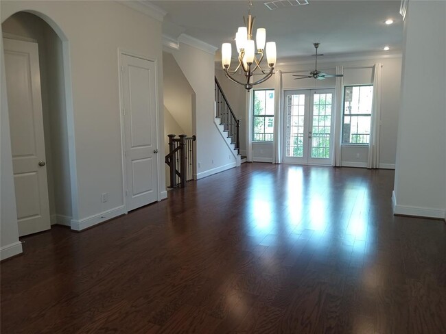 Building Photo - 3611 Somerset York Ln