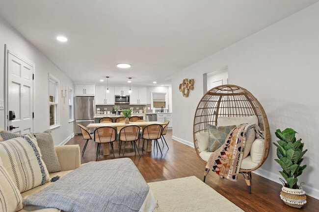 Building Photo - 1104 Elizabeth St