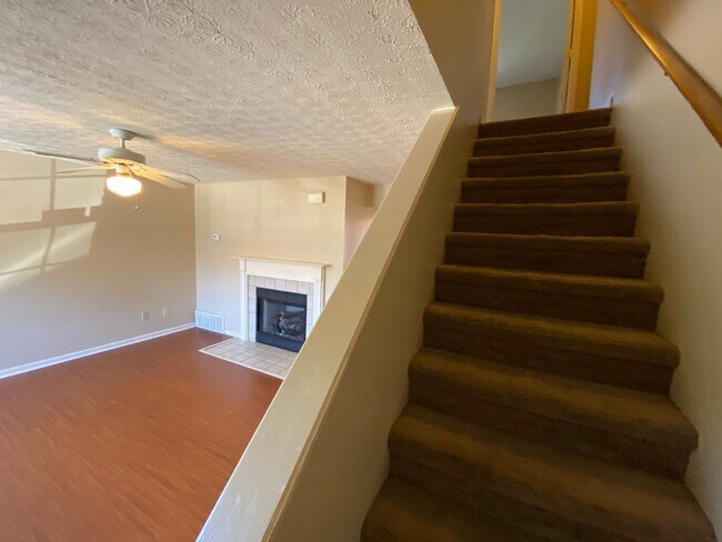 Building Photo - 1744 Cave Mill Rd