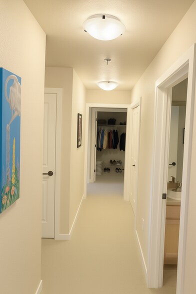 main hallway to bedrooms/bathrooms/laundry - 2101 Dearborn Ave