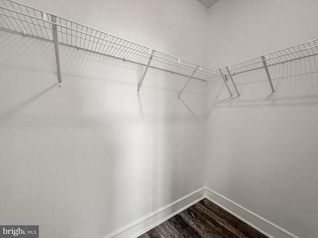 Building Photo - 14583 Lakestone Dr