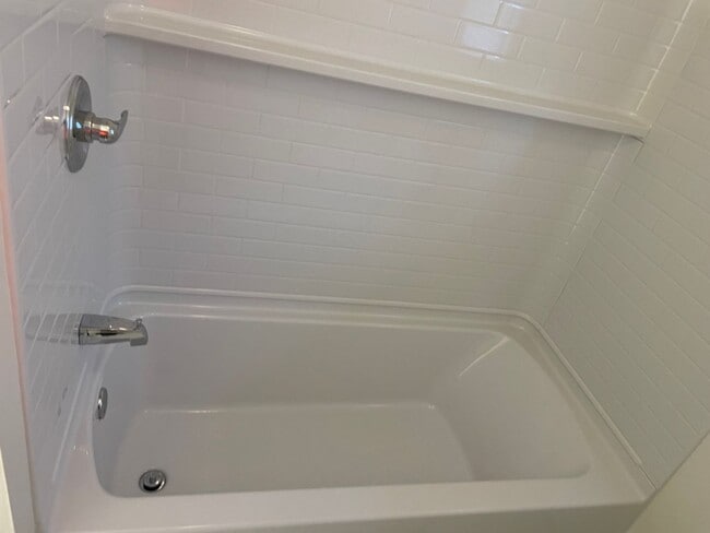 Building Photo - 3 Bedroom 2 Bathroom Home in Kingsport, TN