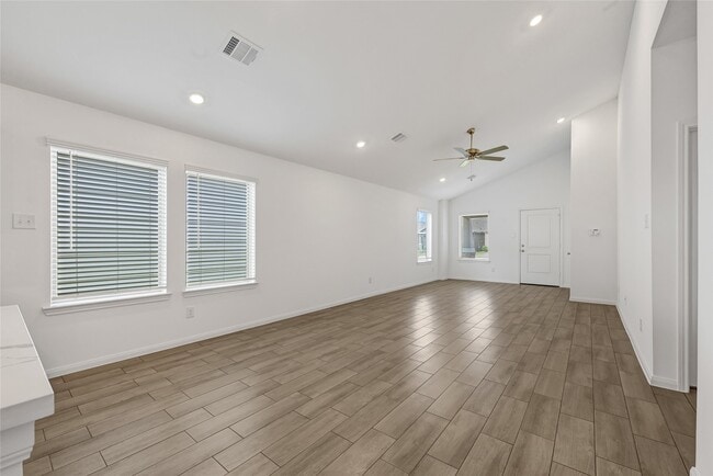 Building Photo - 8043 Cypress Bonsai Dr