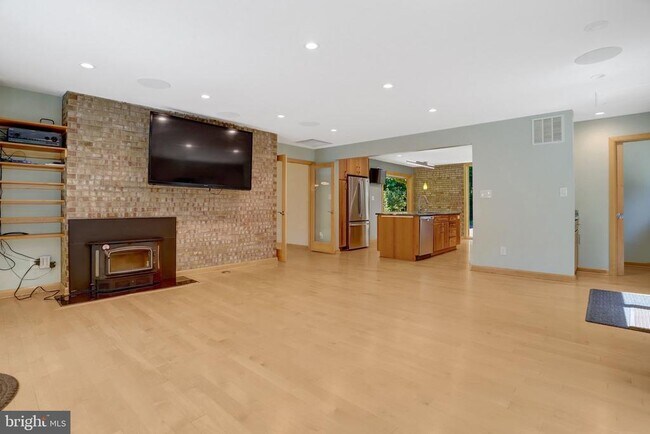 Building Photo - 6030 Berwynd Rd