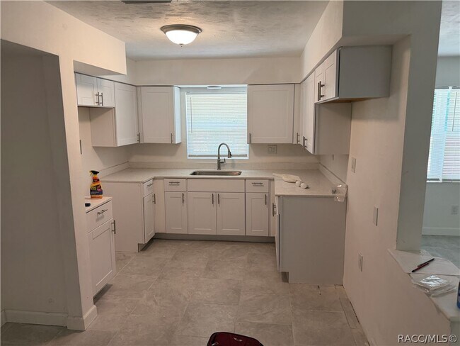 Building Photo - 1405 Eden Dr