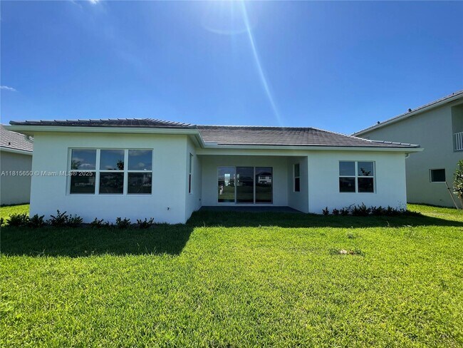 Building Photo - 15180 Wildwood Cir