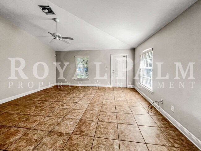 Building Photo - 2 Bed, 2 Bath Duplex on First Street – Washer & Dryer Included, Pet-Friendly, Minutes from Downto...