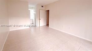 Building Photo - 6928 SW 39th St