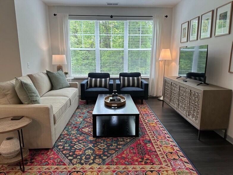 Primary Photo - 5069 Aldersgate Dr