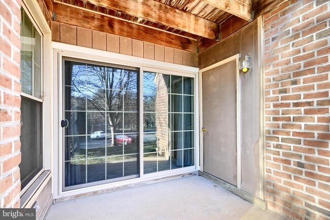 Building Photo - 201 Star Pointe Ct