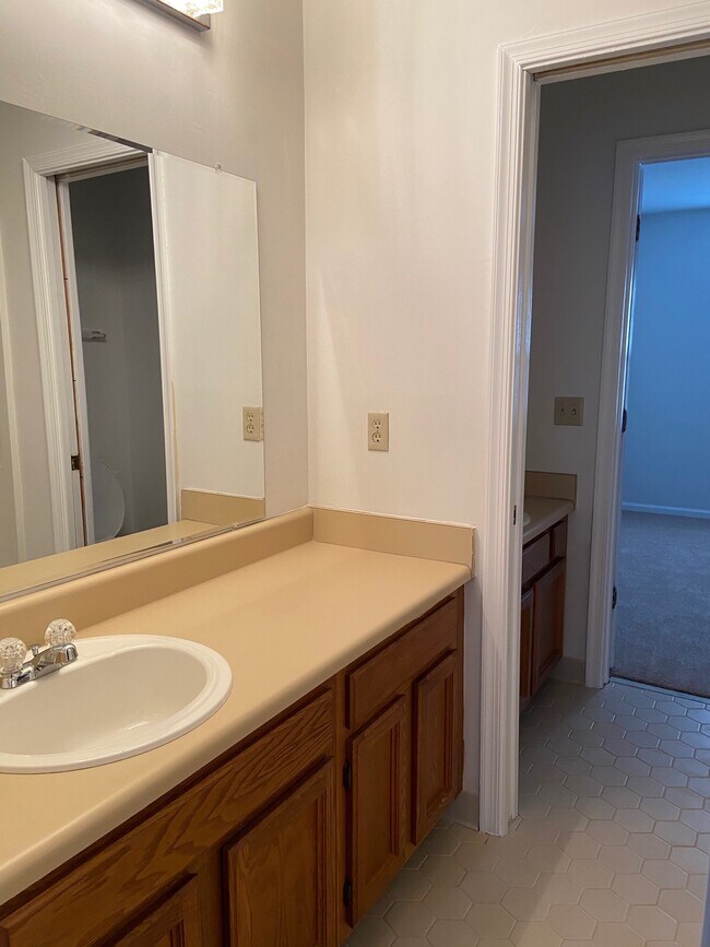 View of Jack & Jill Restroom from 1st Bedroom - 1901 Devonshire Dr