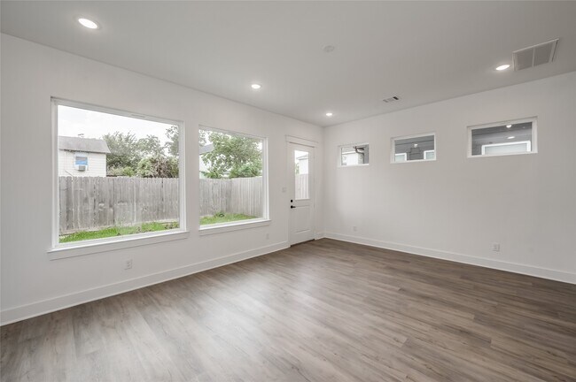 Building Photo - 4605 Terry St