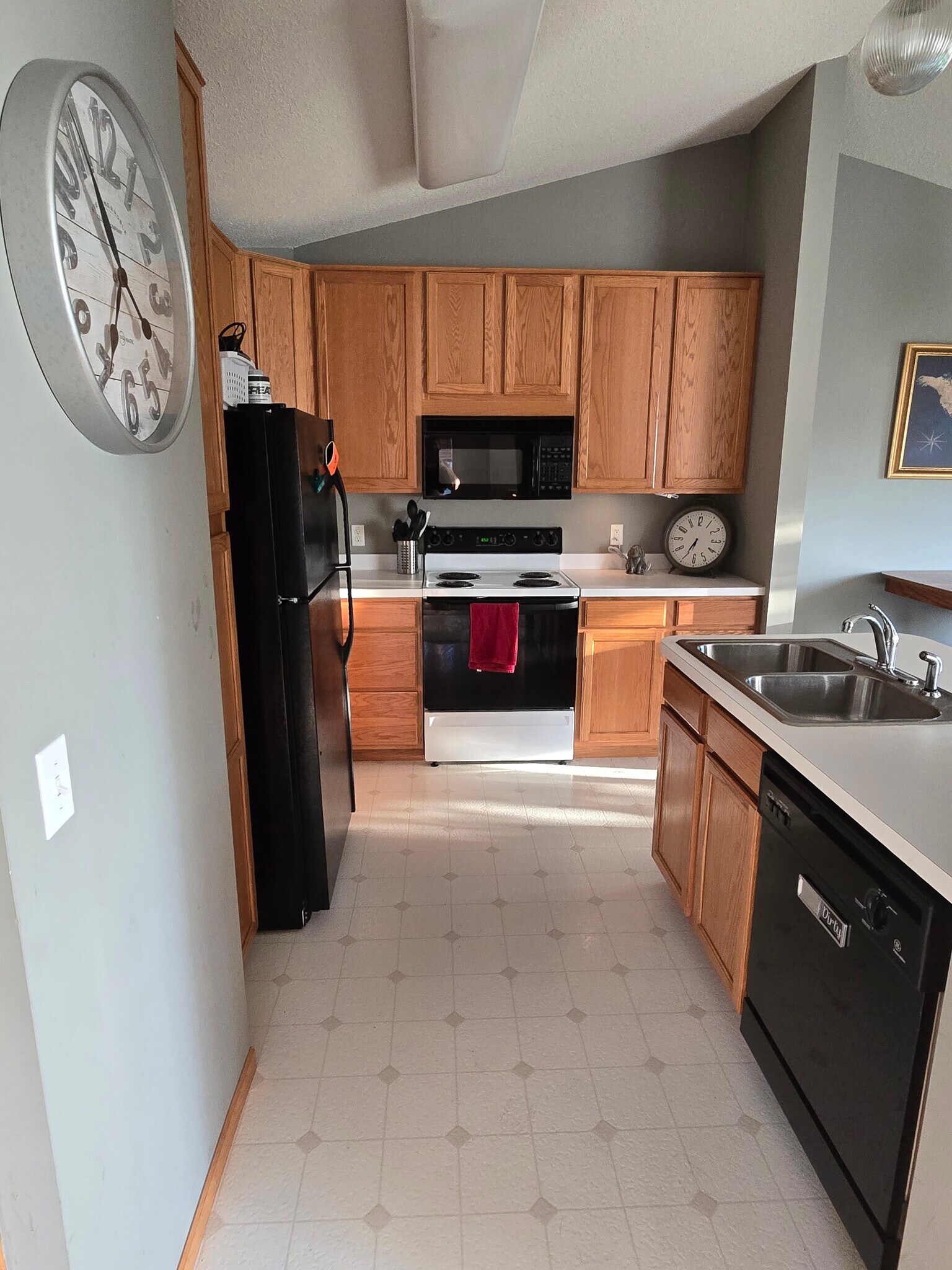 Building Photo - 15655 Finch Ave