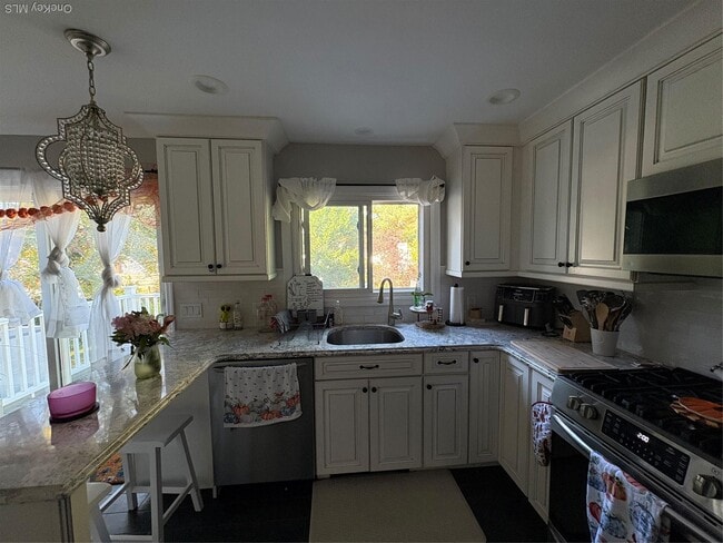 Building Photo - 45 Central Pkwy