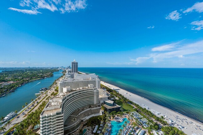 Building Photo - 4401 Collins Ave