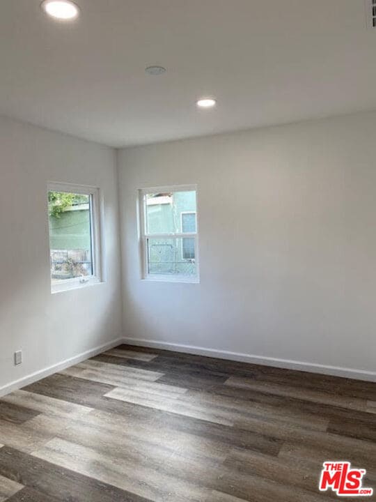 Building Photo - 7422 Milwood Ave