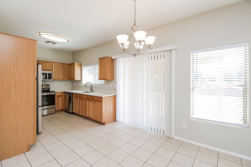 Building Photo - 3377 E Cowboy Cove Trail