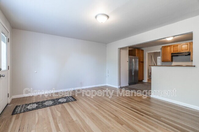 Building Photo - 210 Harwood Dr