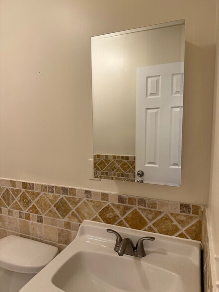 Building Photo - 2861 Grace Ave