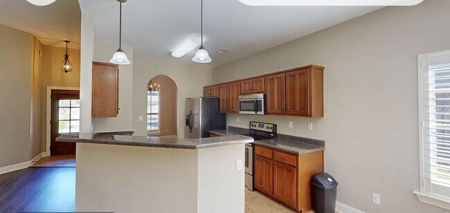 Building Photo - 763 Fairway Pointe Cove W