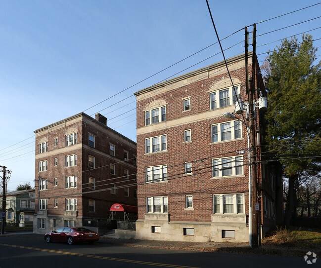 Building Photo - Waterbury Grove