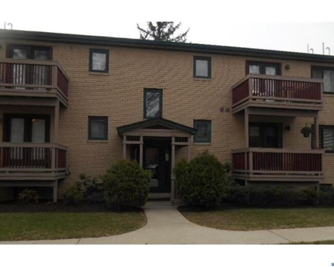 Building Photo - 3904 Eastview Ln