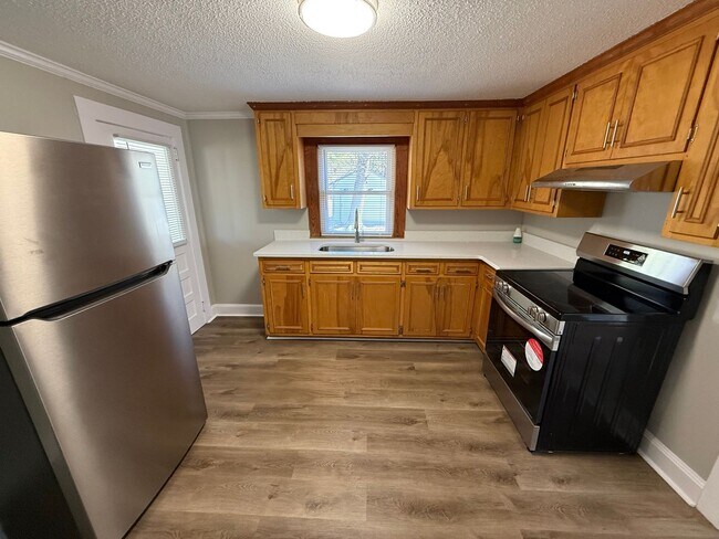 Building Photo - Two bedroom, 1 bath house in Graham-Coming Soon