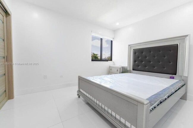 Building Photo - 9035 SW 156th Ct