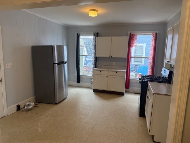 Building Photo - 201 Auburn St