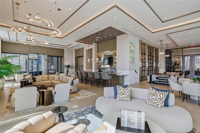 Building Photo - 275 1st Ave S