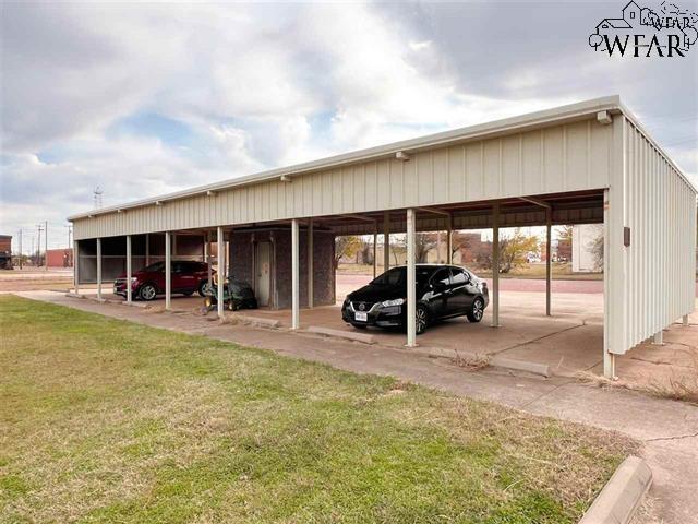 Building Photo - 223 W Bryan Ave